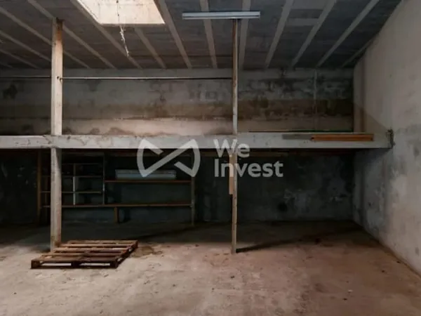 Parking 129 m²