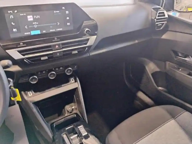 Citroën C4 x hybride 136 ch e-dcs6 plus — photo 22