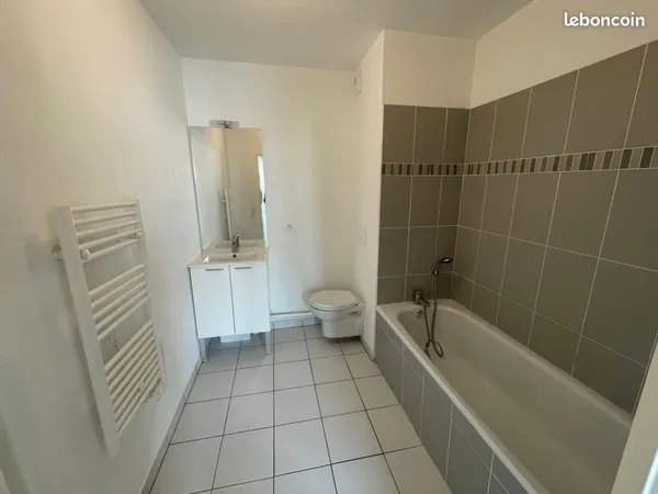 Studio 1 pièce 27 m²
