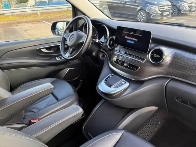 Mercedes Cla sse v 300 d extra-long avan — photo 40