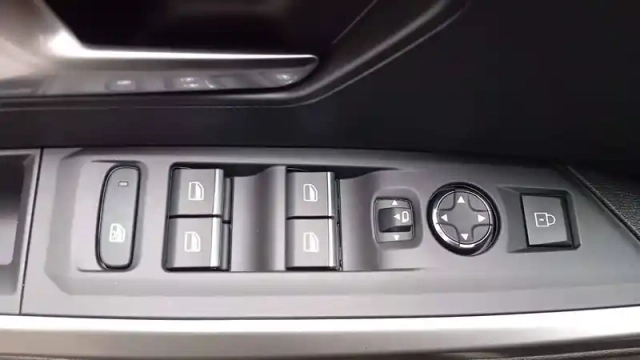 Peugeot 5008 hybrid 145 ch e-dcs6 — photo 40