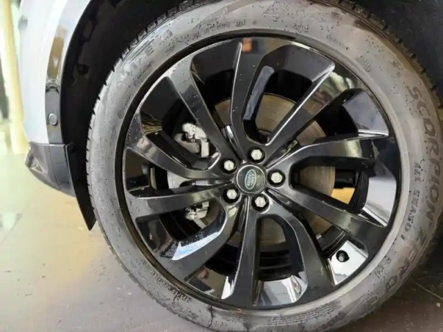 Land Rover Discovery Sport 1.5 p300e 309ch dynamic se — photo 9