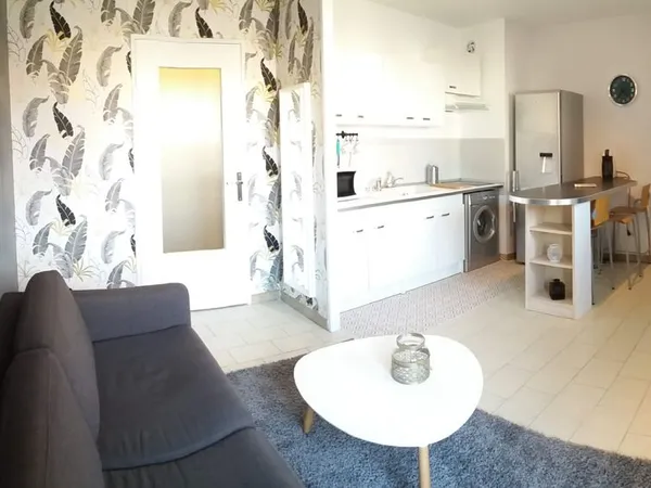 Joli studio meublé calme avec balcon