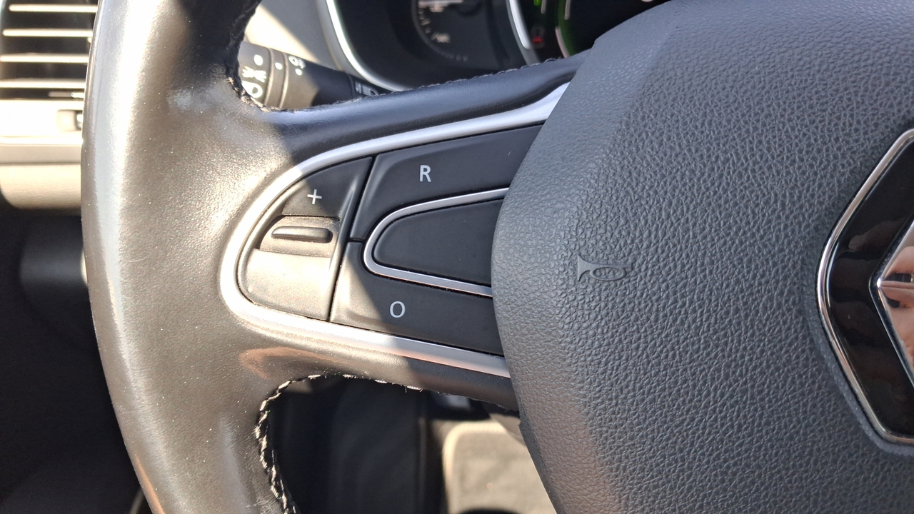Renault Mégane IV Berline TCe 140 Energy EDC — photo 30