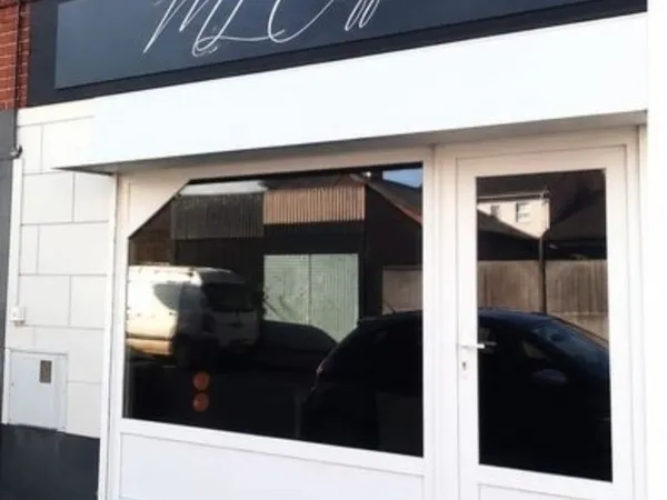 Locale commercial disponible a la location ou à la vente