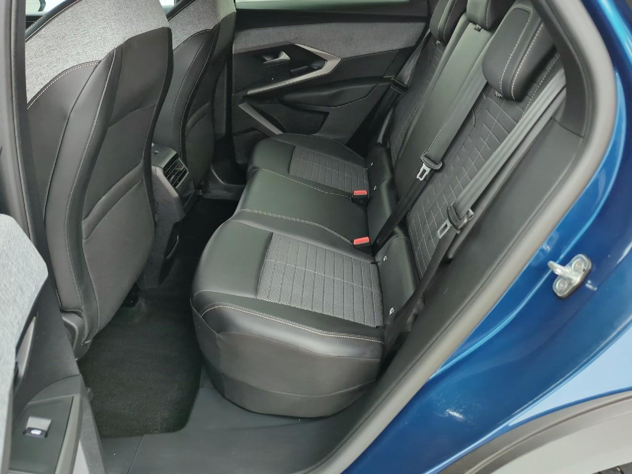 Peugeot 3008 hybrid 136 e-dcs6 allure — photo 10