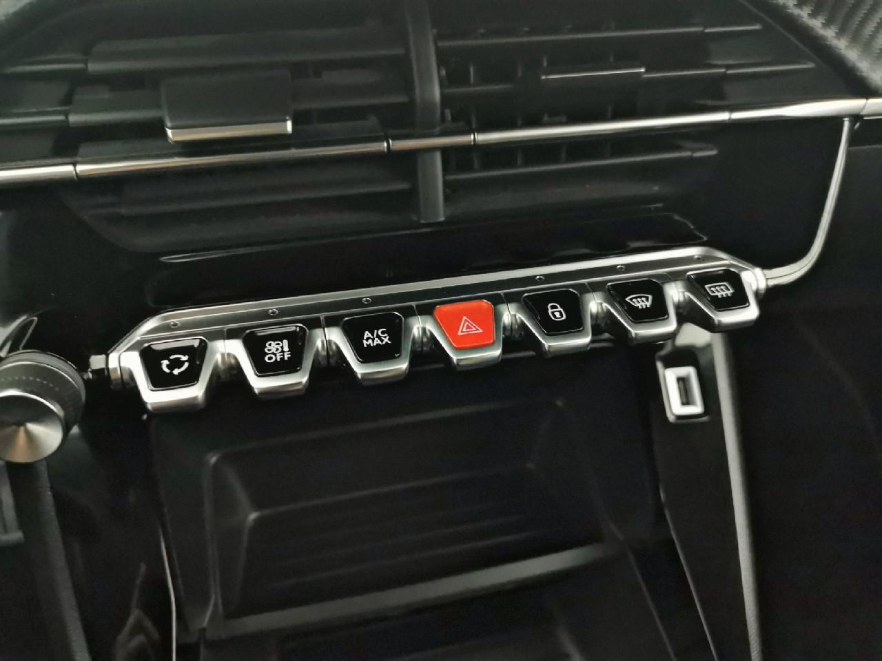 Peugeot 2008 puretech 100 s&s bvm6 style — photo 23