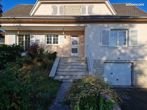 Maison rénovée de 185m2 sur terrain arboré