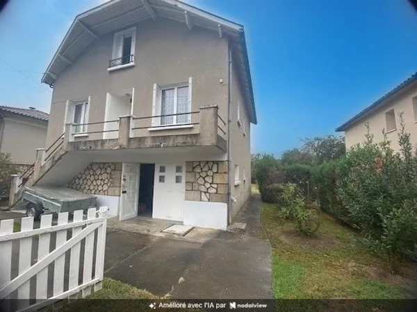 CAPDENAC : Maison de 122 m² (4 chambres et Studio de 34 m² en rez de chaussée).