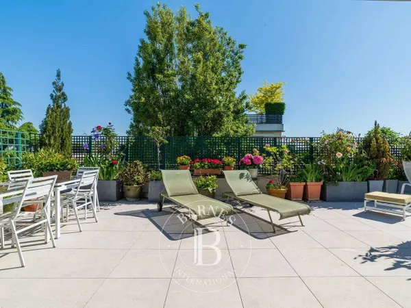 Appartement 5 pièces 147 m²