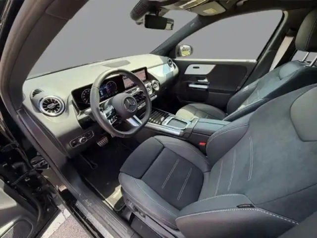 Mercedes Gla 200 d amg line — photo 19