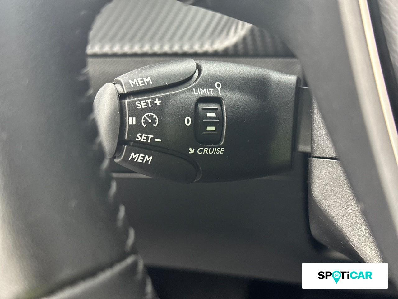 Peugeot 2008 e-2008 156ch 54 kwh allure — photo 18