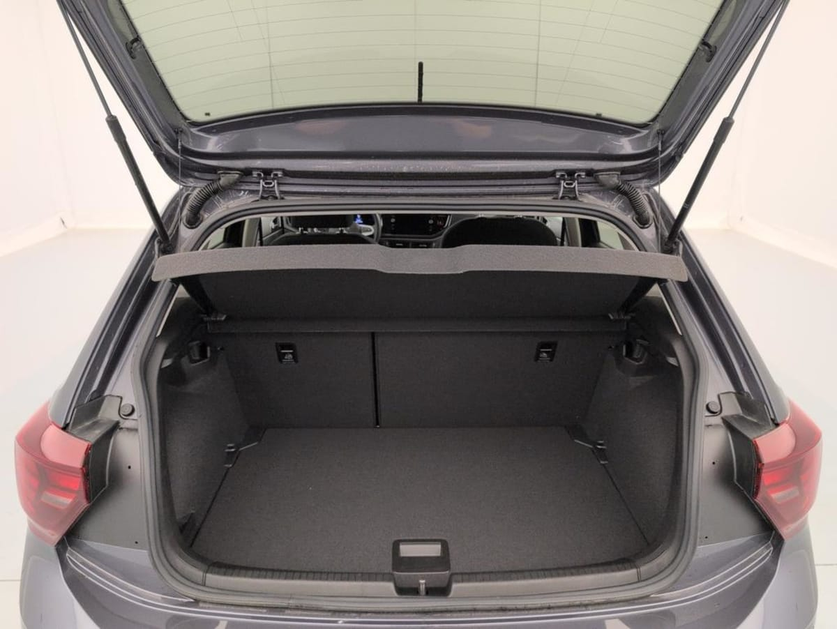 Volkswagen Polo — photo 11