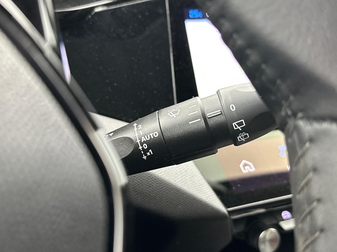 Peugeot 308 hybrid 145 e-dcs6 allure — photo 18