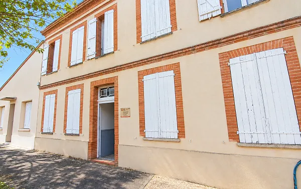 Local professionnel 1 pièce 65 m²