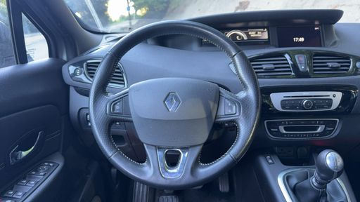 Renault Scenic 1.6 dCi 130 Energy - Bose – 2016 – 95457 km – Diesel – Boîte Manuelle — photo 28