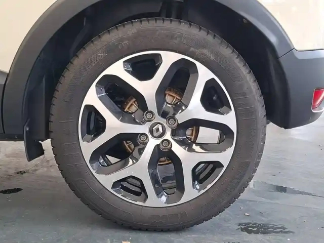 Renault Captur dci 90 edc — photo 9