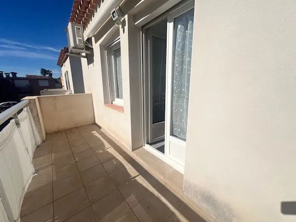 Agréable et spacieux appartement de type 2 avec balcon et pa