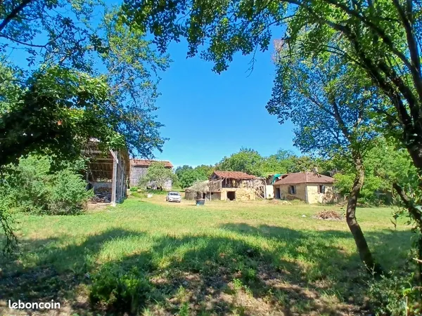 Maison avec dépendances