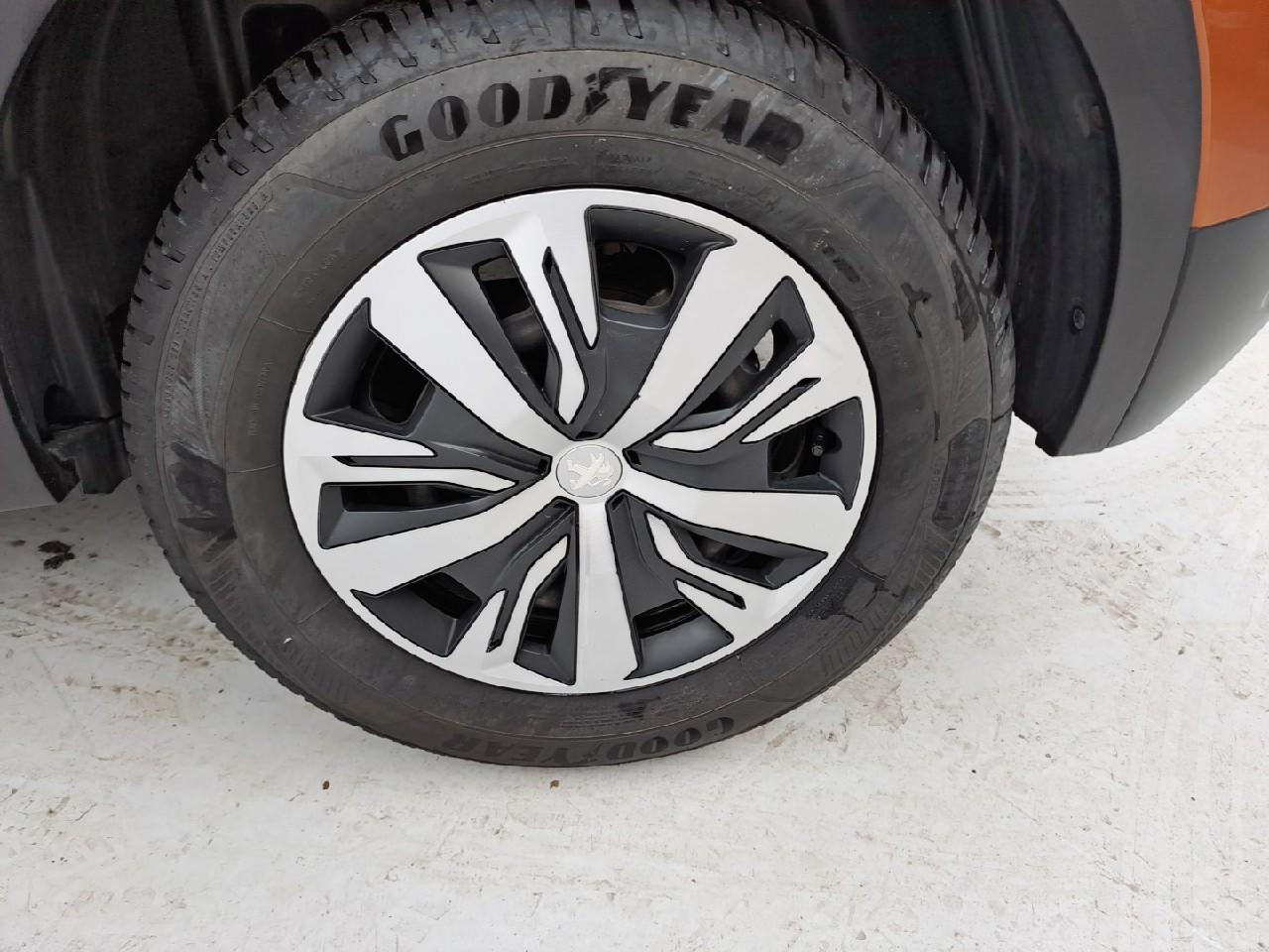 Peugeot 2008 puretech 100 s&s bvm6 active pack — photo 19