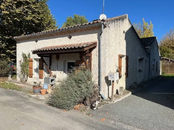 Dans village pittoresque