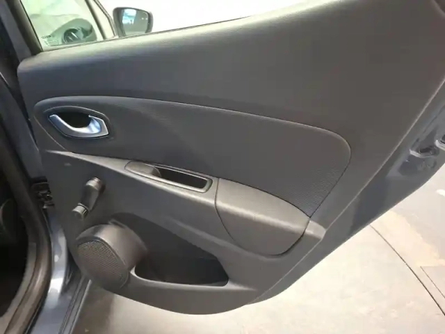 Renault Clio dci 90 e6c — photo 17