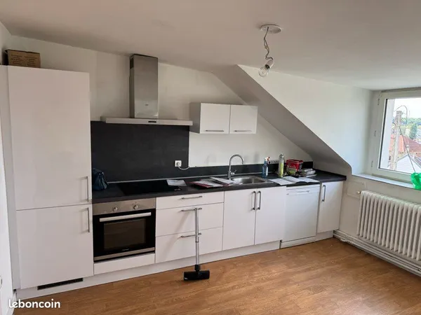 Grand F3 rue nationale Stiring Wendel
