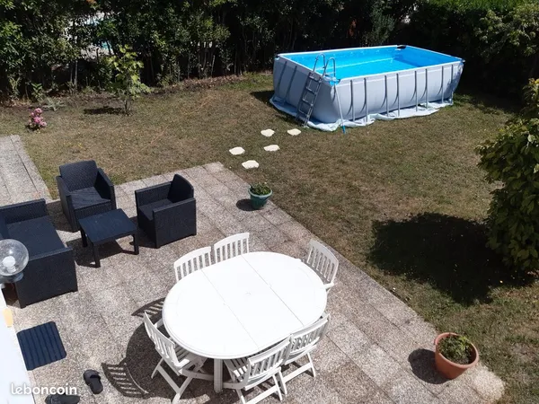 Belle grande maison d'architecte 145m2, garage, jardin, terrasses et parking privés