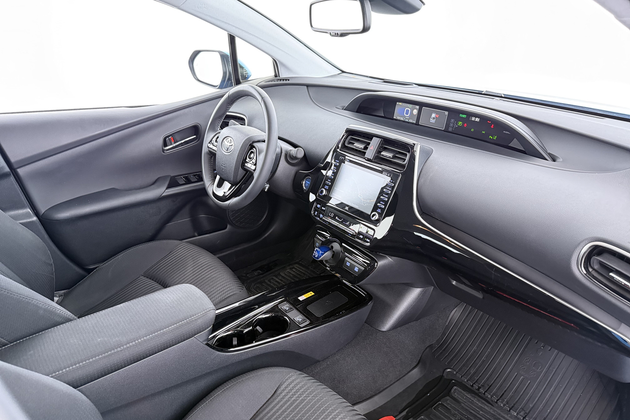 Toyota Prius+ — photo 13