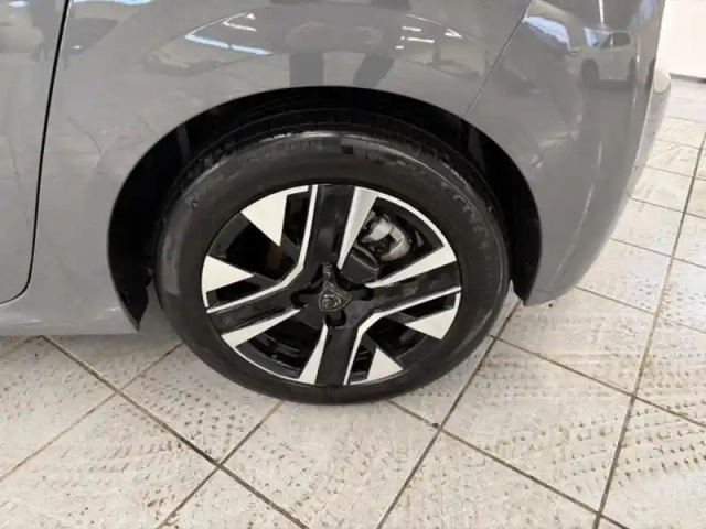 Peugeot 208 1.2 puretech 100ch s&amp;s allure — photo 8