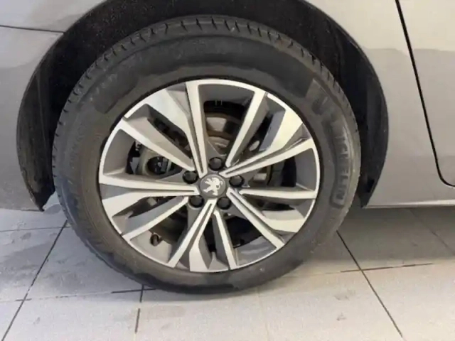Peugeot 508 hybrid 225 e-eat8 — photo 32
