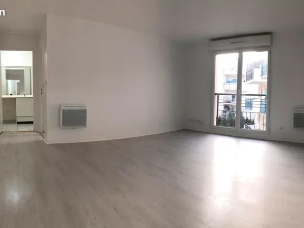 Appartement T3 (parking, ascenseur & gardien)