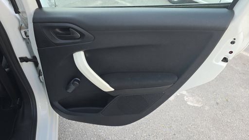 Peugeot 208 1.2 PureTech 68 - Like – 2018 – 128156 km – Essence – Boîte Manuelle — photo 9
