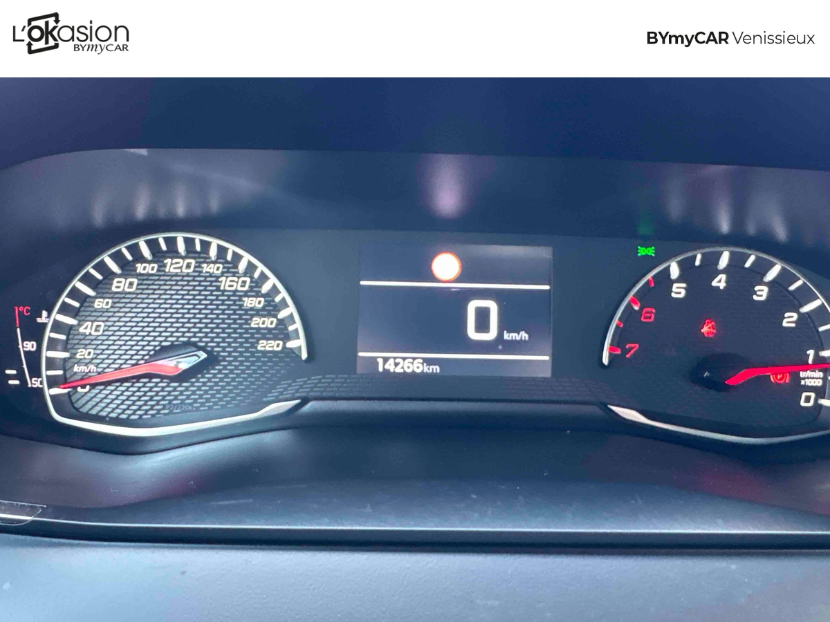 Peugeot 208 PureTech 75 S&amp;S BVM5 — photo 18