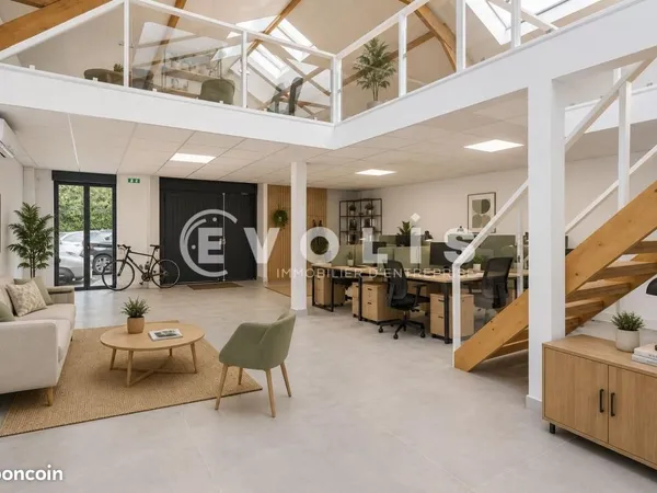 Bureau 250 m²