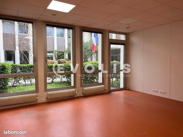 Bureau 602 m²