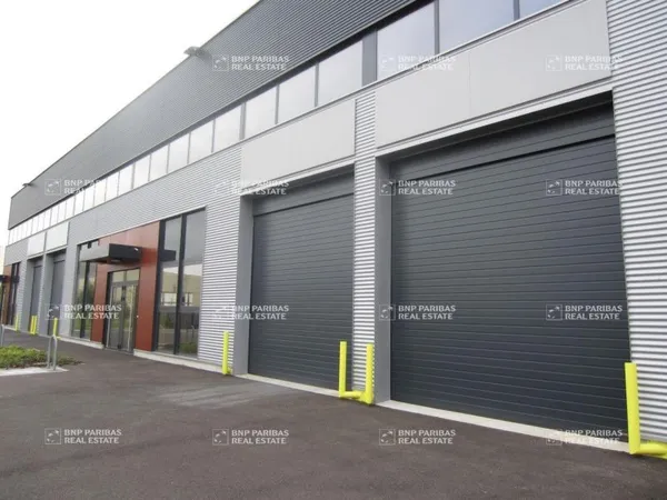 Local commercial 404 m²