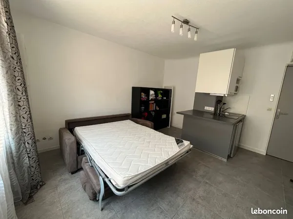 Chambre dans colocation secteur hôtel de ville ,moulares