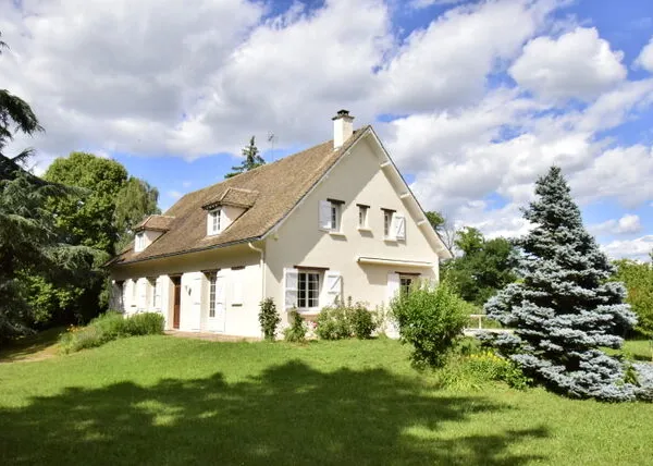 BELLE VILLA AU CALME AVEC PISCINE