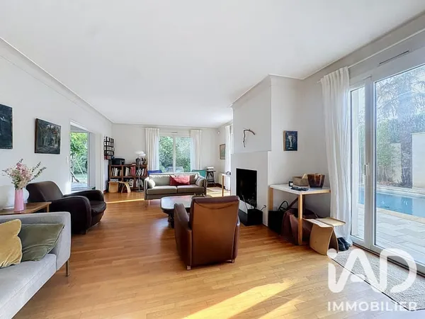 Maison 8 pièces 198 m²