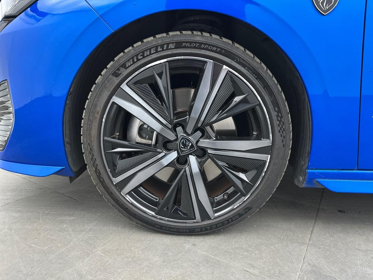Peugeot 308 phev 225 e-eat8 gt pack — photo 14