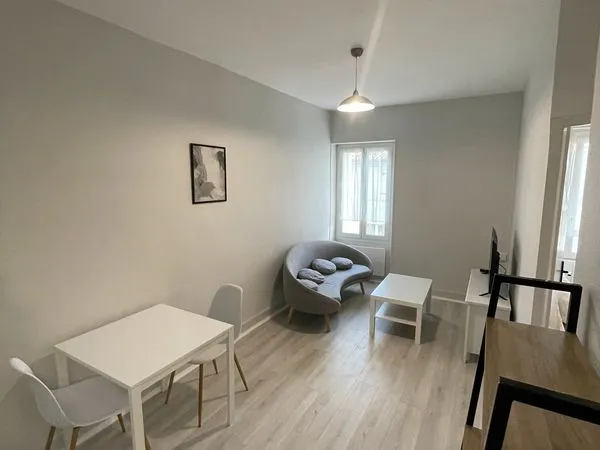 Superbe T2 meublé de 37 m² - entièrement rénové - hyper centre d'Angoulême