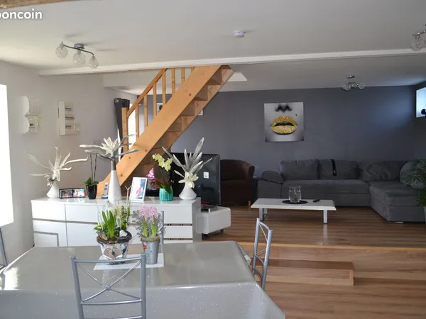 Location appartement loft dans ancienne grange rénové entre valenciennes et maubeuge