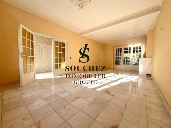Maison 8 pièces 235 m²
