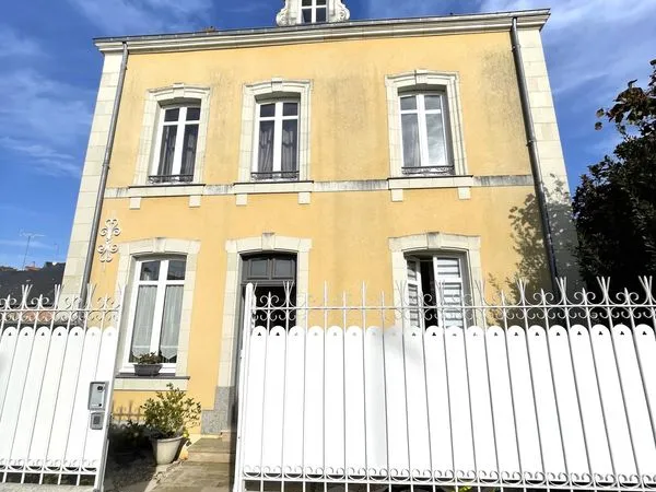Maison 7 pièces 270 m²