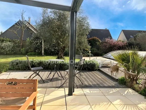 Maison 110m² - 6 pièces - 4 chambres - Terrain avec terrasse et piscine à Cormery (37)