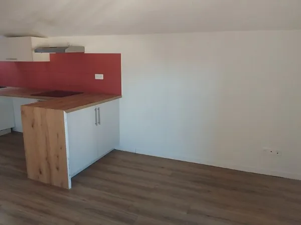 Appartement F3 avec cave Saint Genis