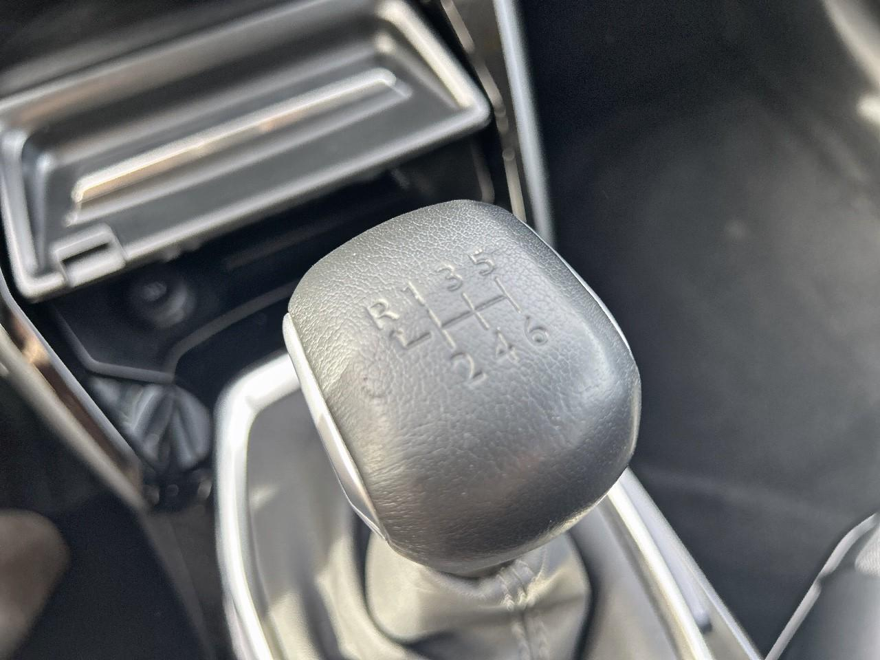 Peugeot 208 1.2 puretech 100ch s&s allure — photo 19