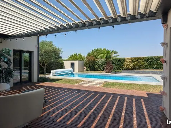 Villa contemporaine plain-pied 126m² - 4 chambres - piscine - terrain 1000 m²