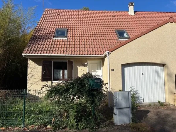 Maison de Ville 4 Pièces 3 chambres, jardin et garage